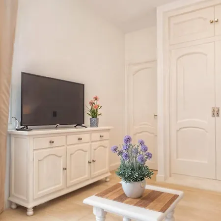 Апартаменты Juan Apartment-coastal Refuge By The